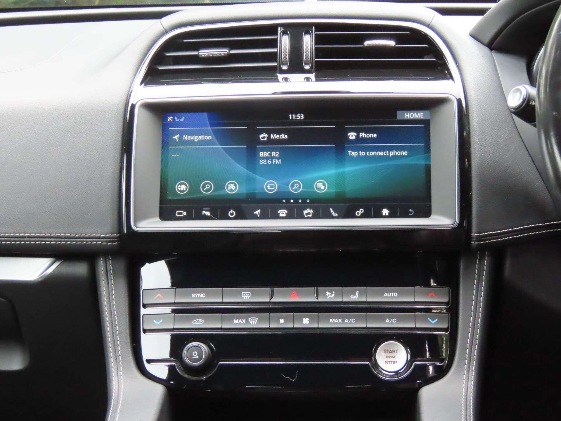 Jaguar F-Pace view 10