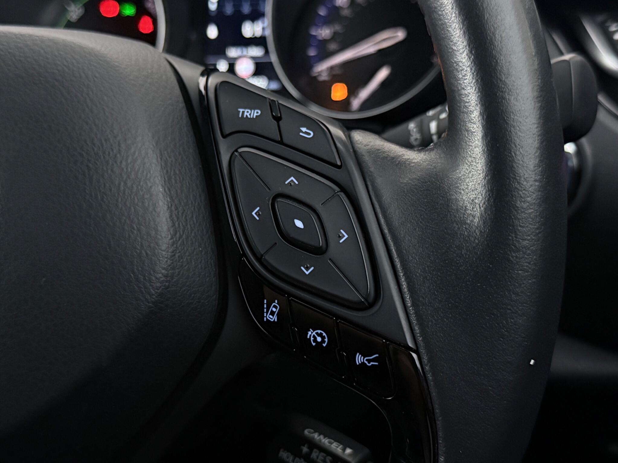 Toyota C-HR view 17