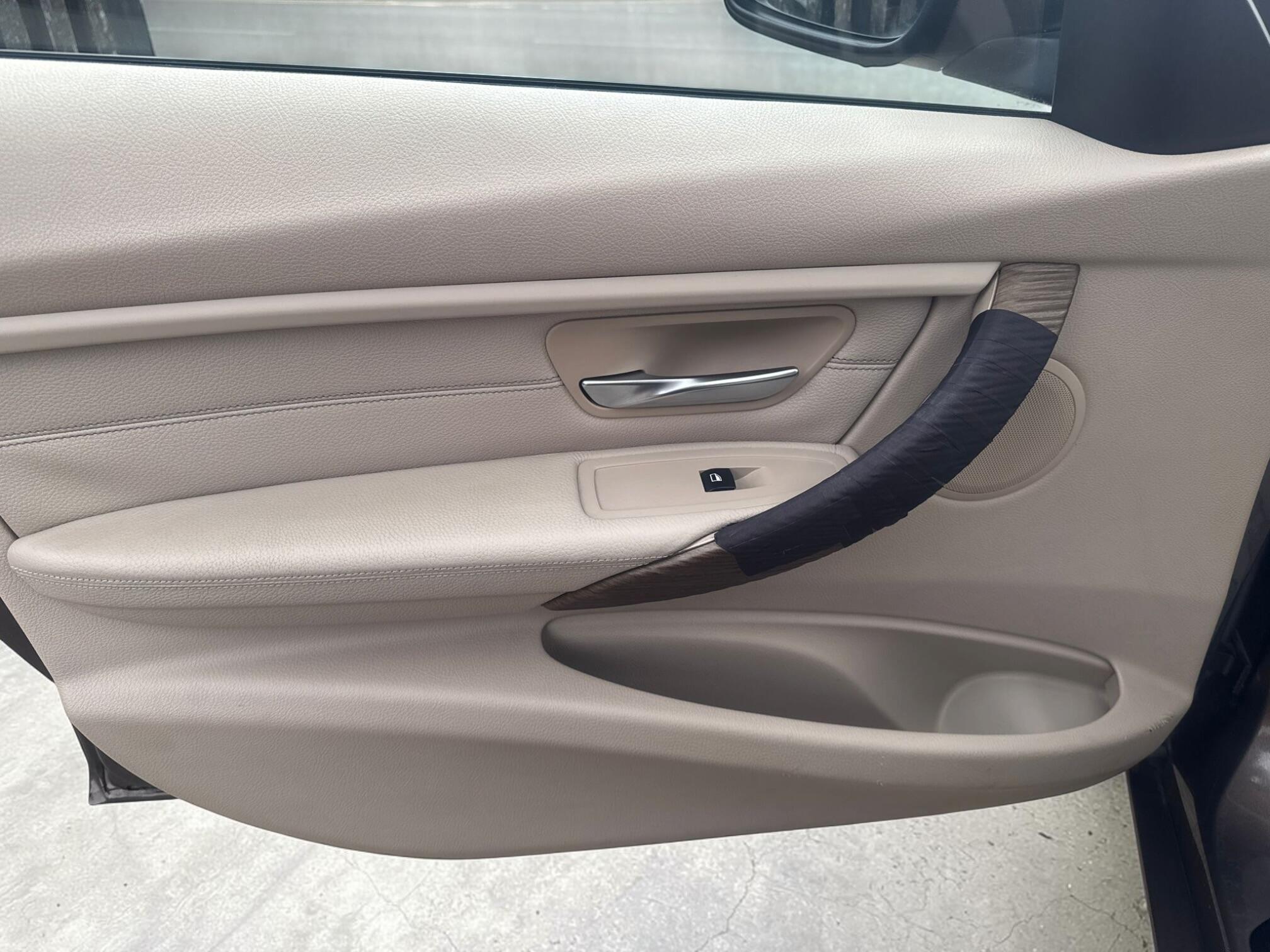 BMW 3 Series view 23