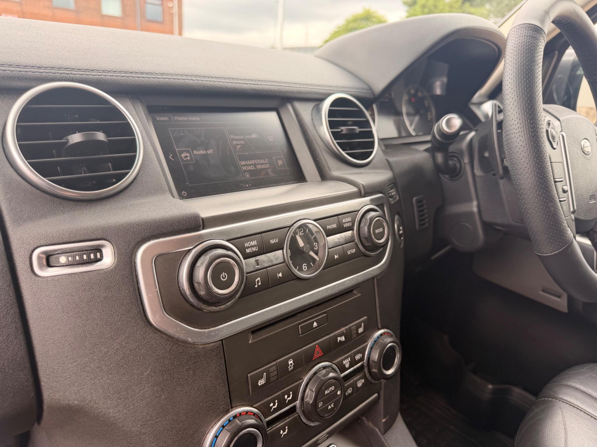 Land Rover Discovery view 23