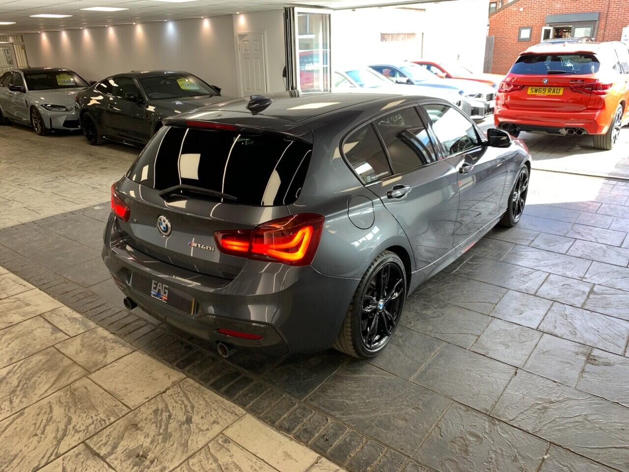 BMW 1 Series view 16