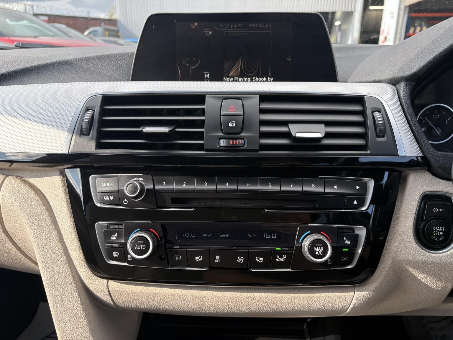 BMW 3 Series view 25