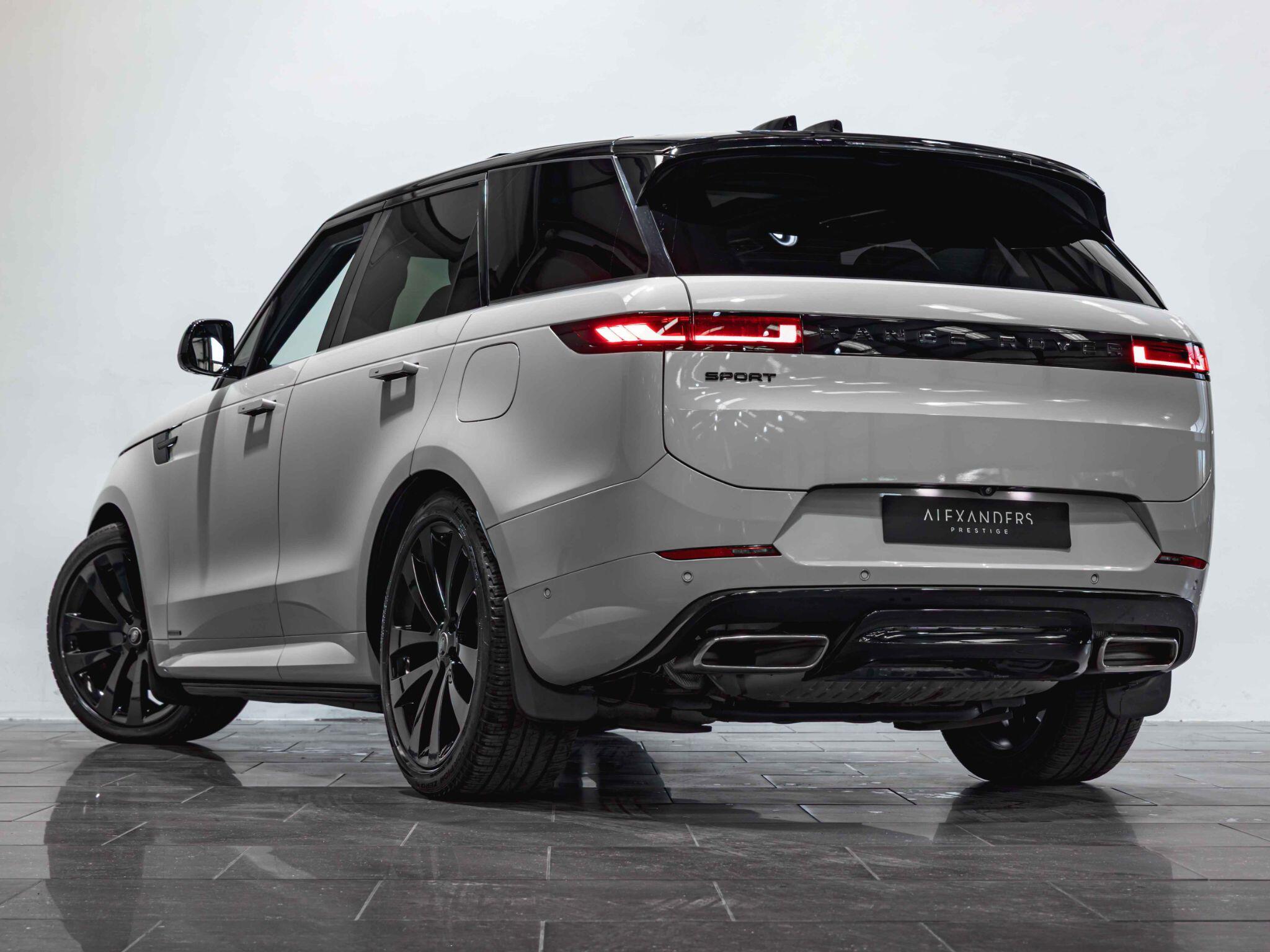 Land Rover Range Rover Sport view 9