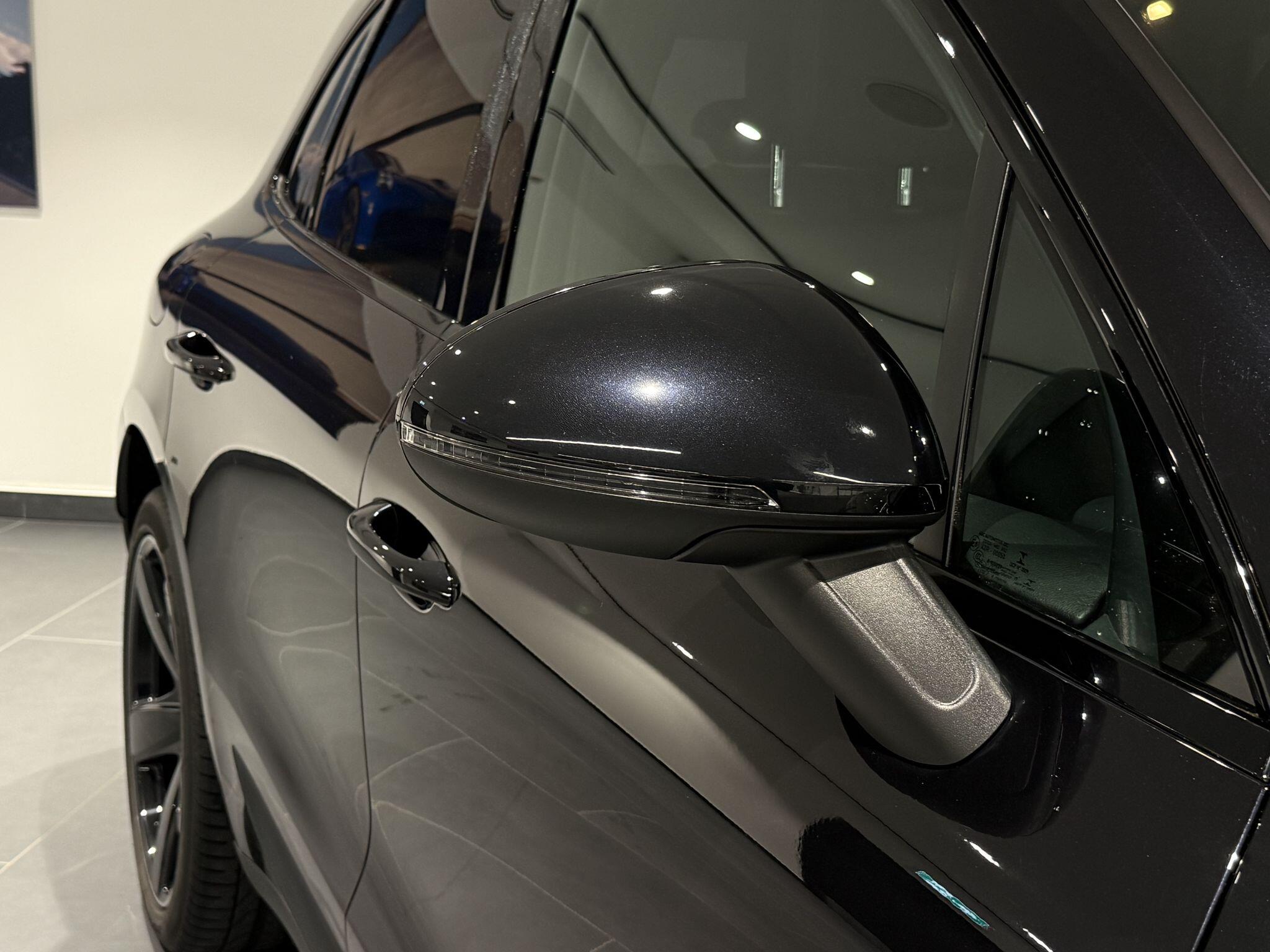 Porsche Macan view 85