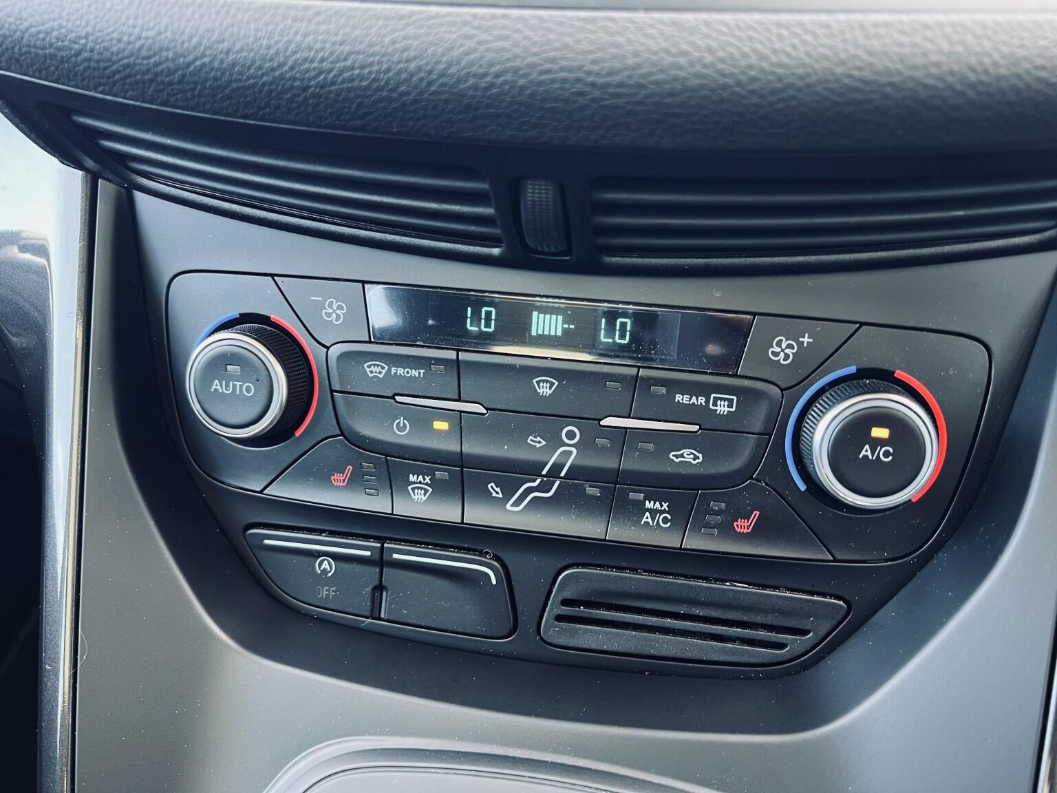 Ford C-Max view 25