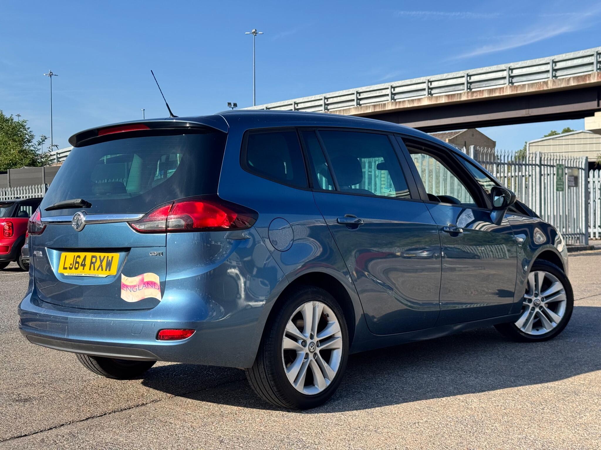 Vauxhall Zafira Tourer view 24