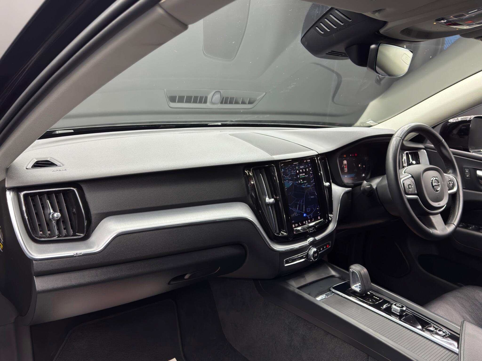 Volvo XC60 view 11