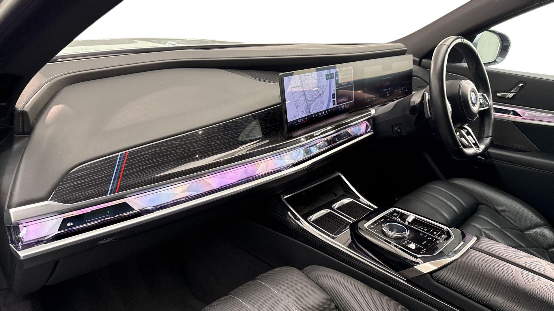 BMW I7 view 7