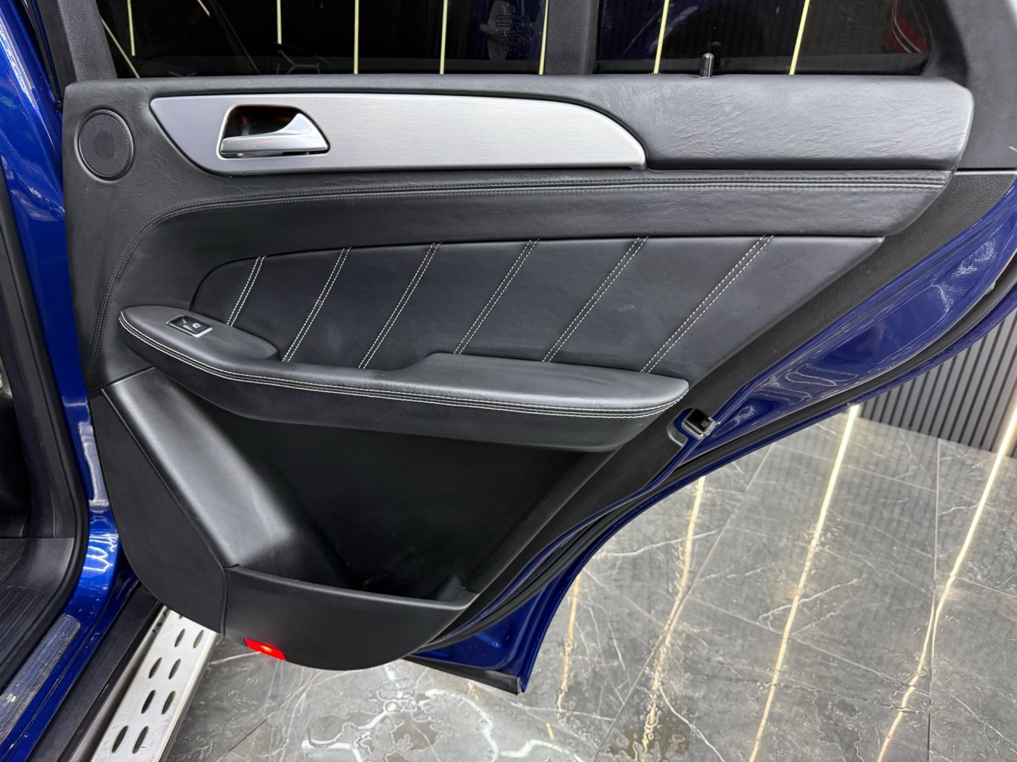 Mercedes-Benz Gle view 41