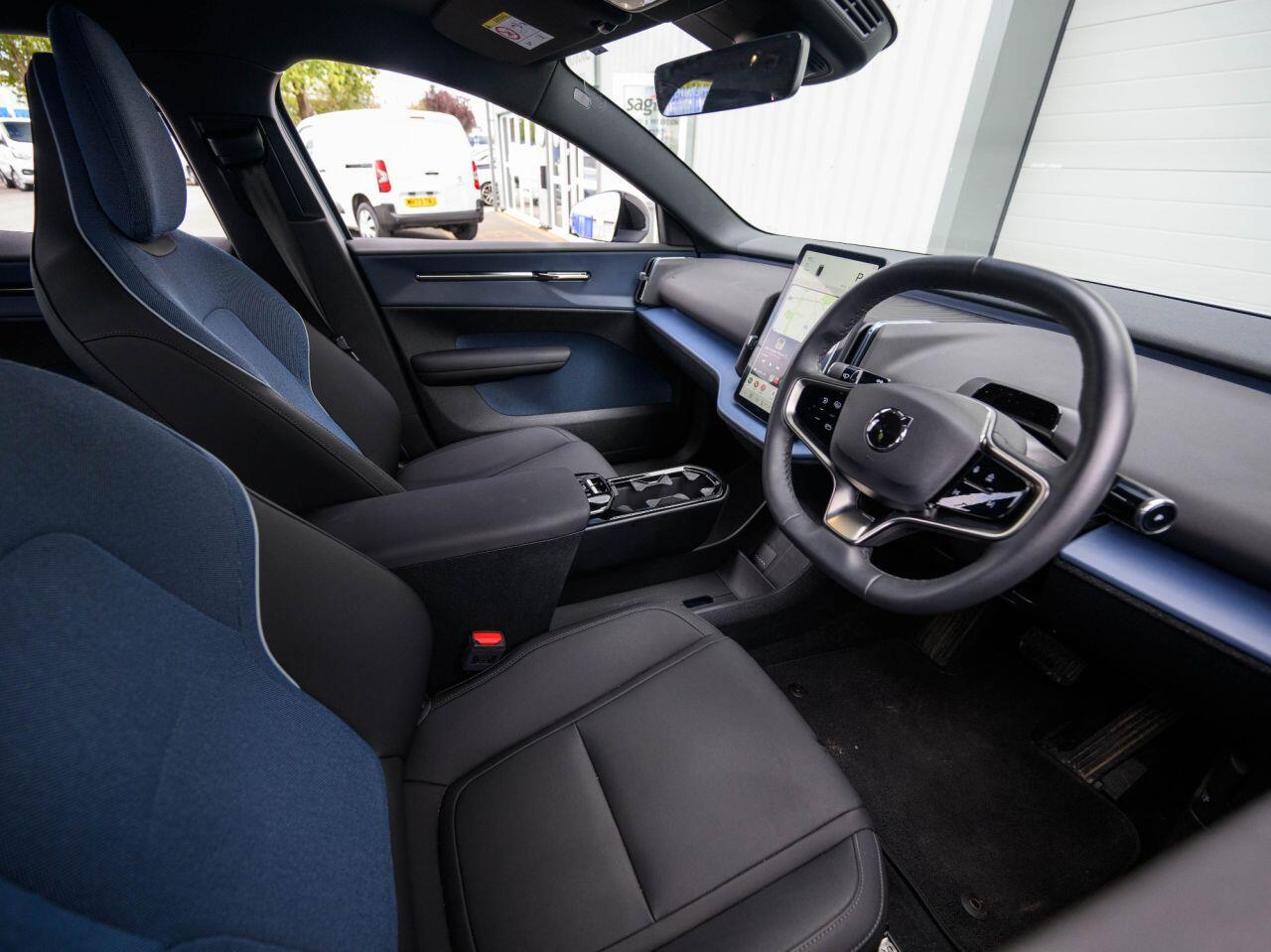 Volvo EX30 view 10
