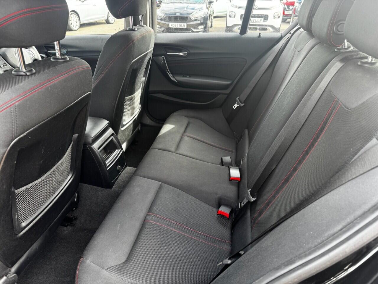 BMW 1 Series view 31