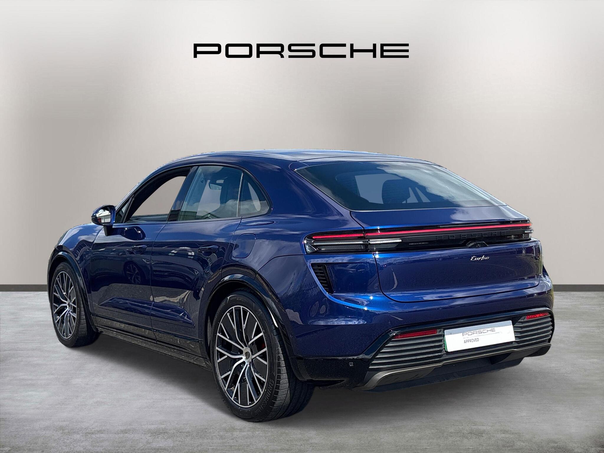 Porsche Macan view 5