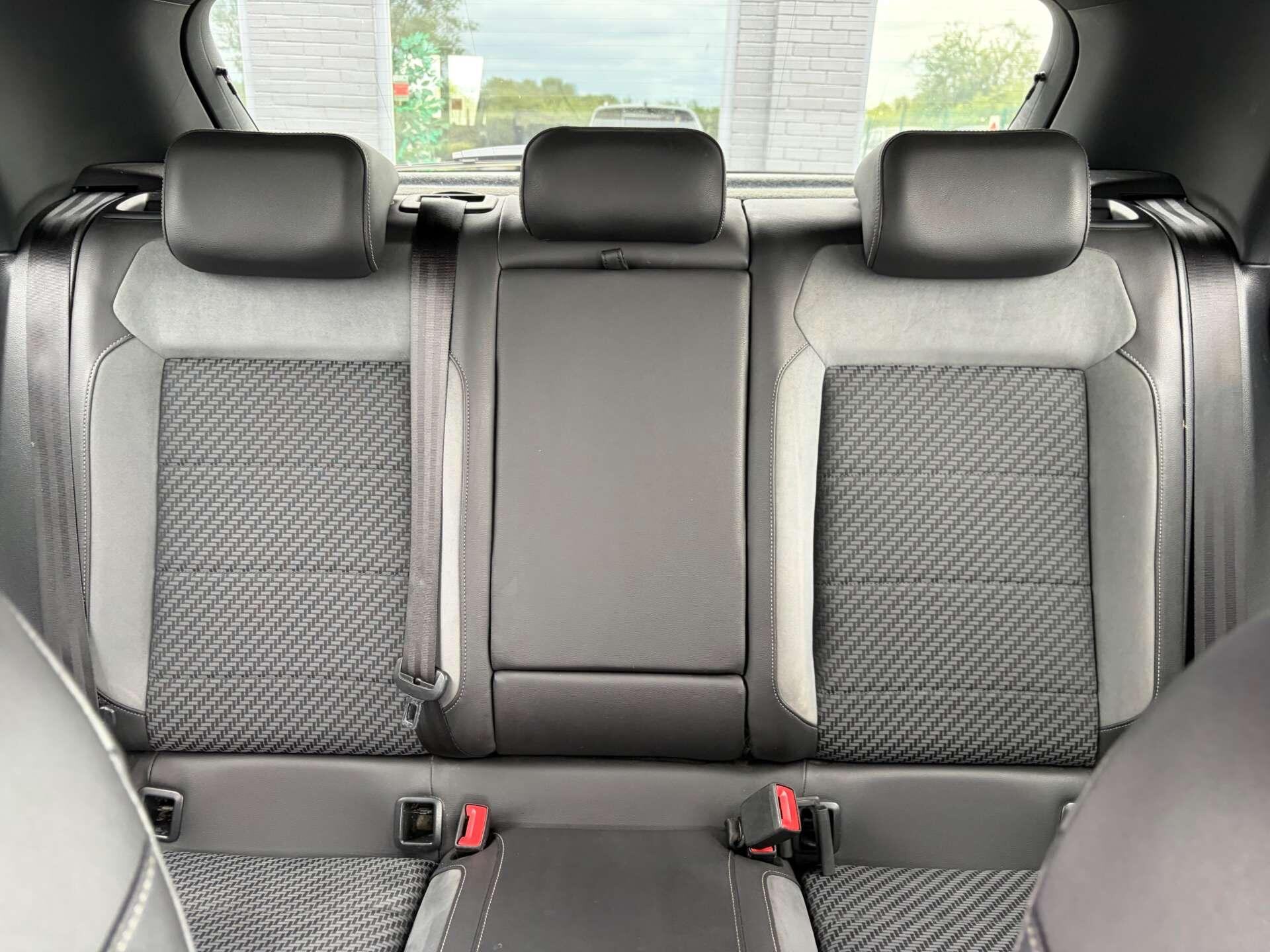 Volkswagen T-Roc view 29