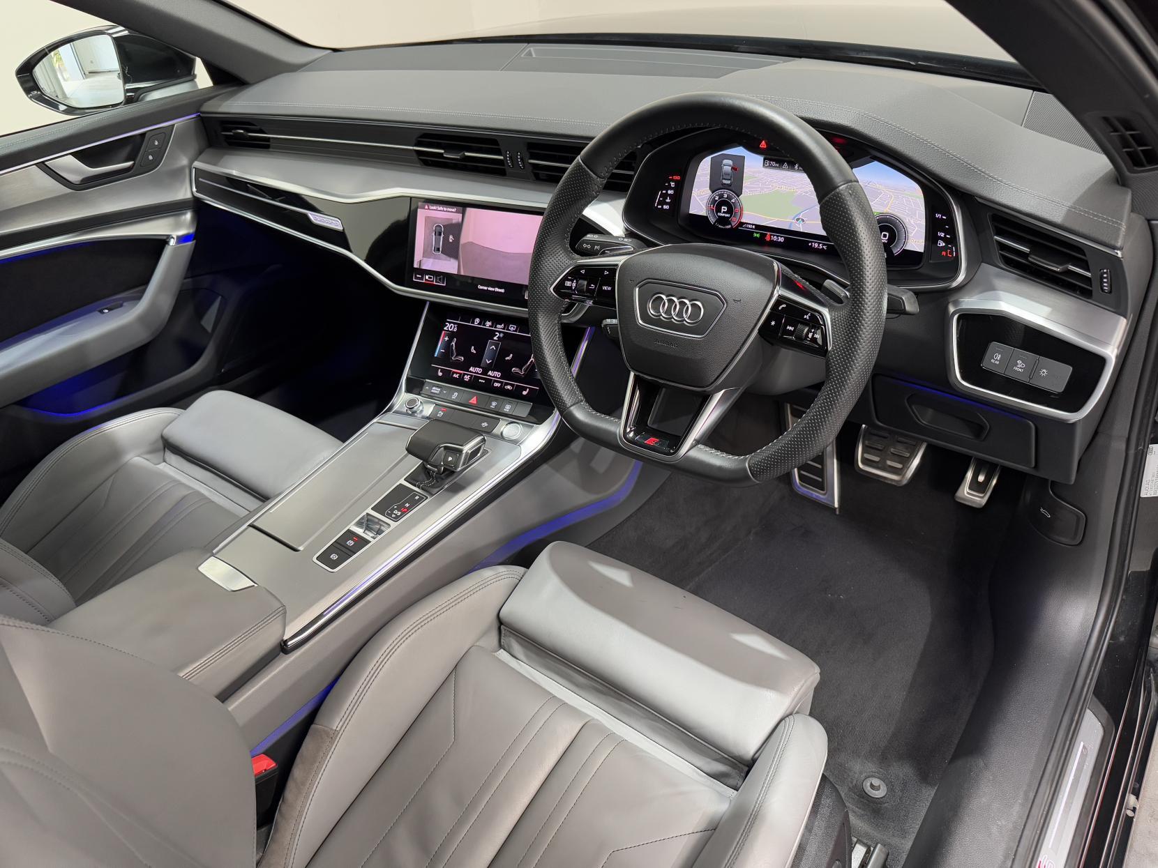 Audi A6 Saloon view 17