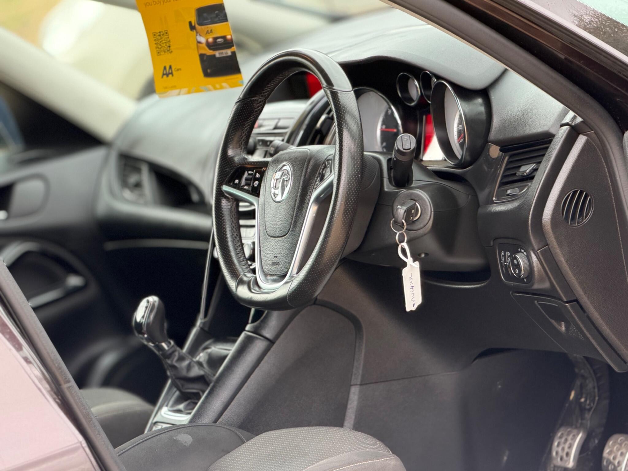 2014 Vauxhall Zafira Tourer 2.0 CDTi SRi Euro 5 5dr image 21