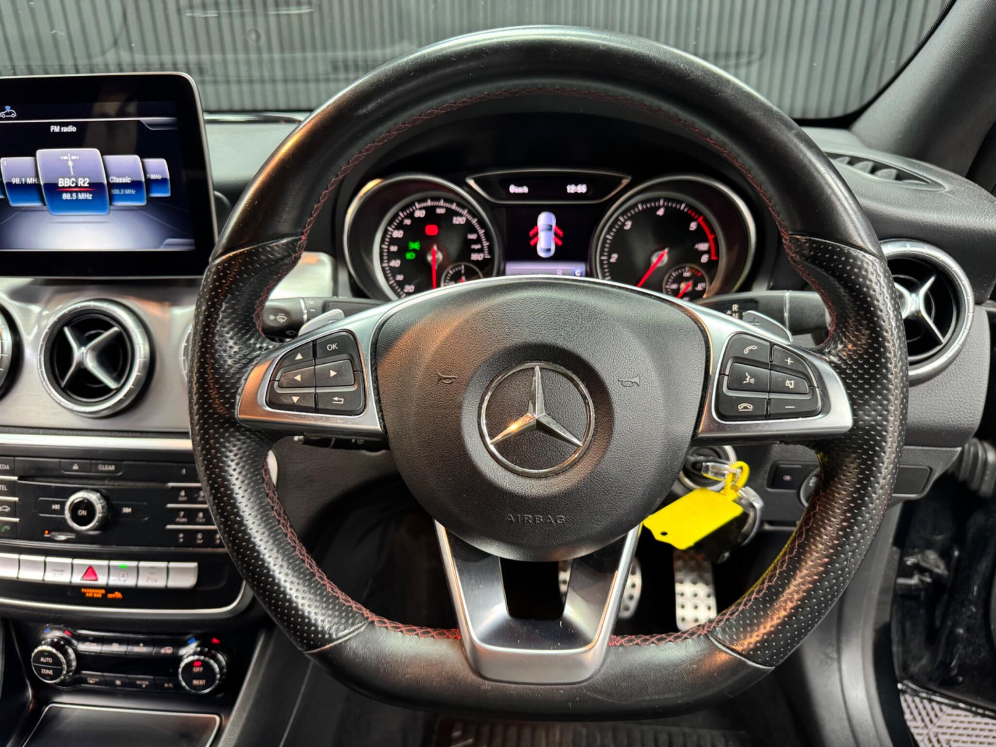 Mercedes-Benz Cla view 9