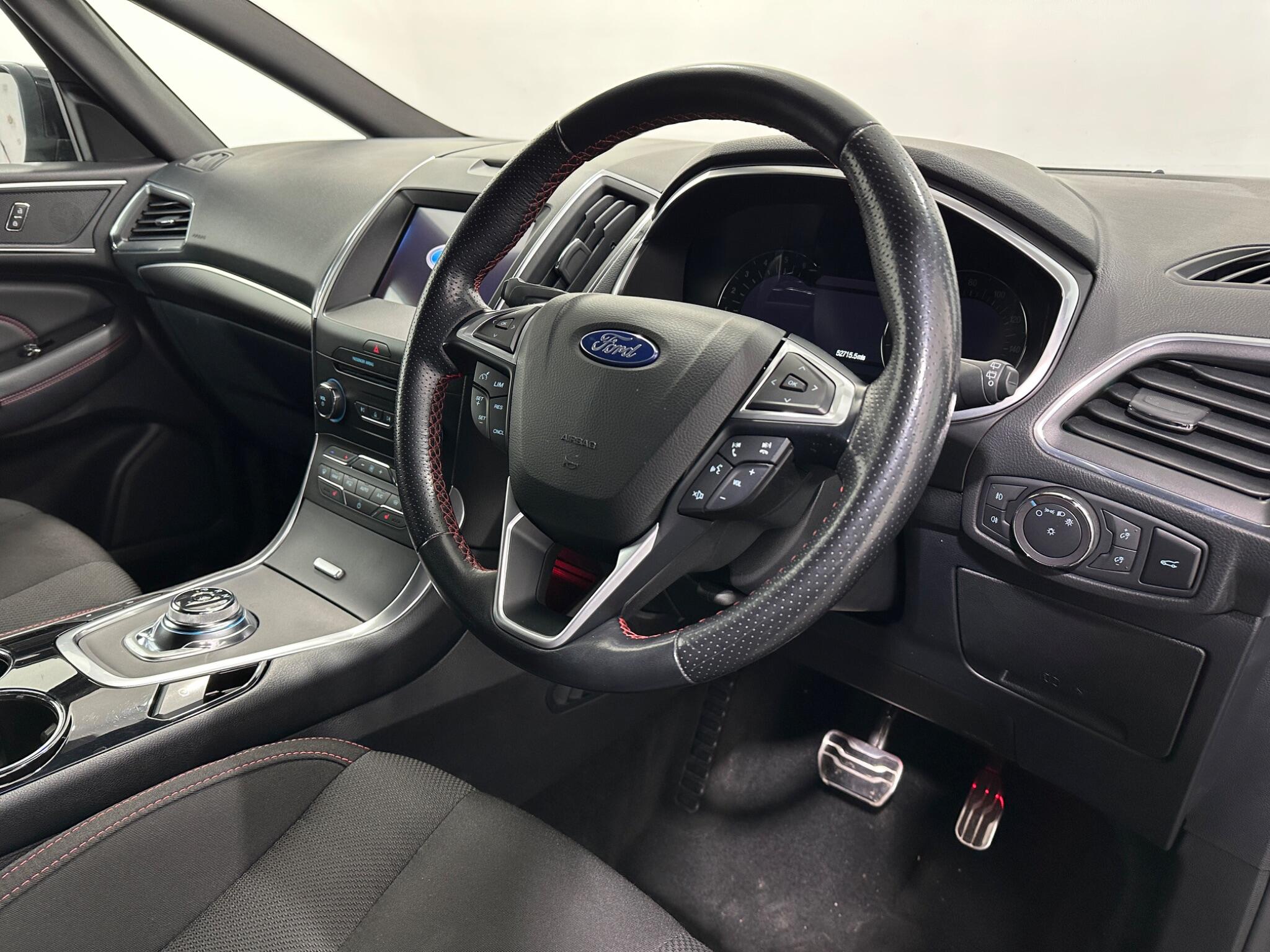 Ford S-Max view 11