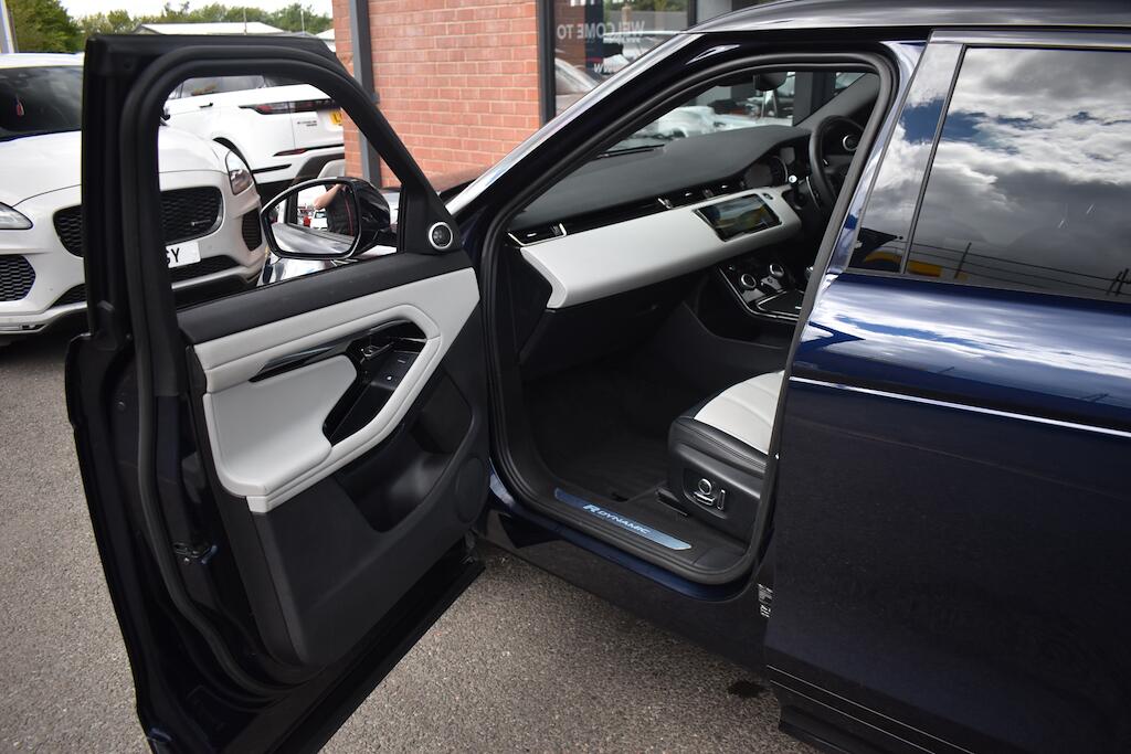 Land Rover Range Rover Evoque view 36
