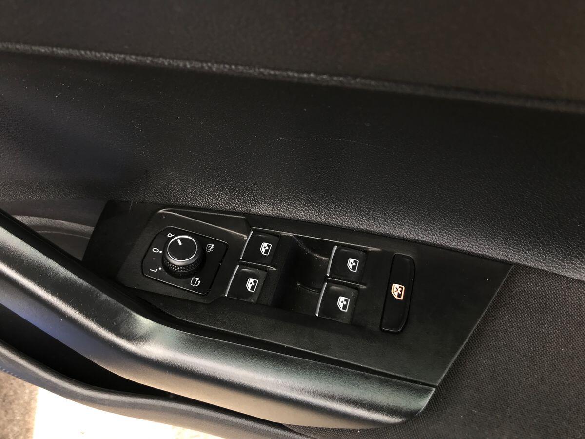 Volkswagen Polo view 18