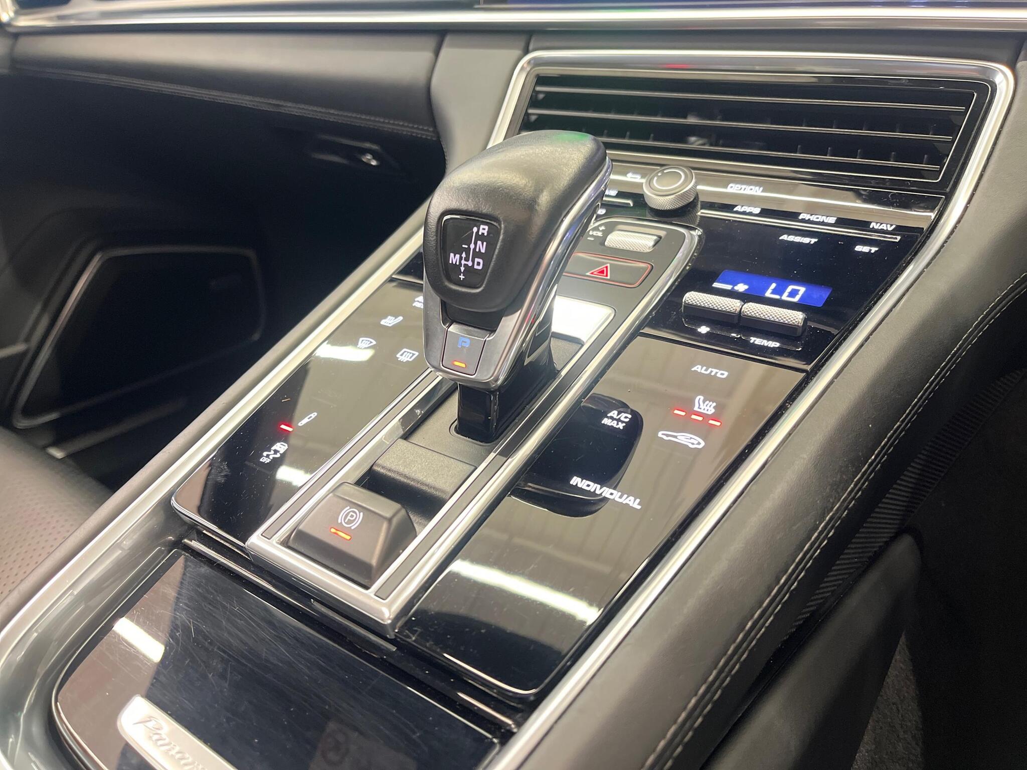 Porsche Panamera view 12