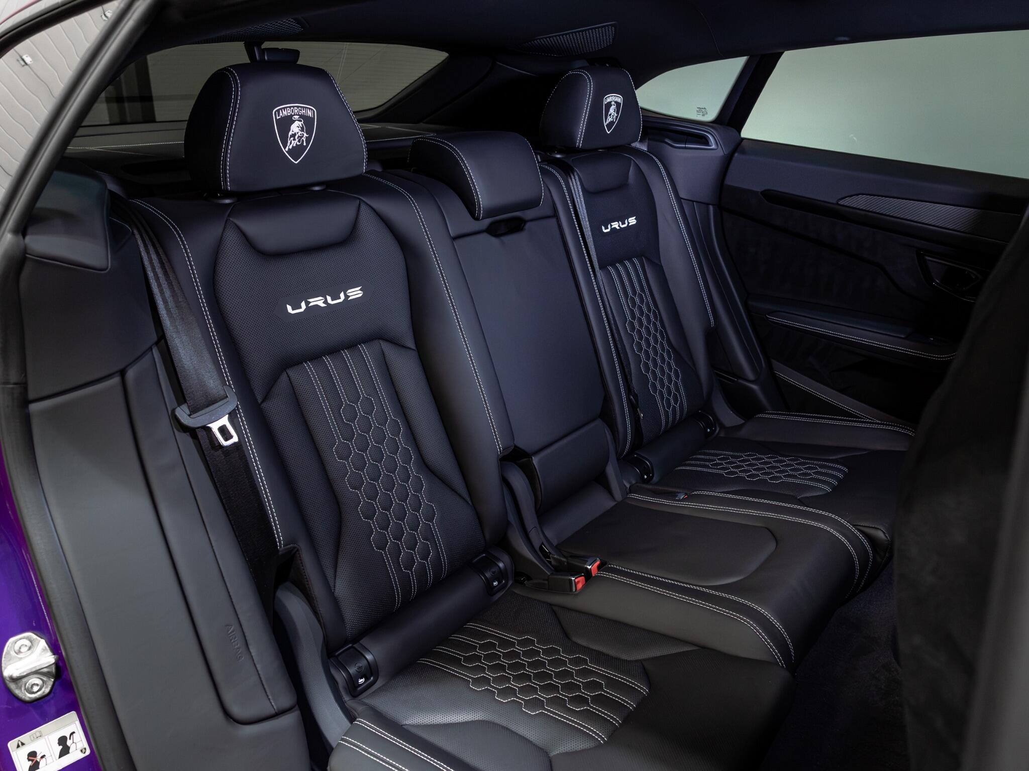 Lamborghini Urus view 35