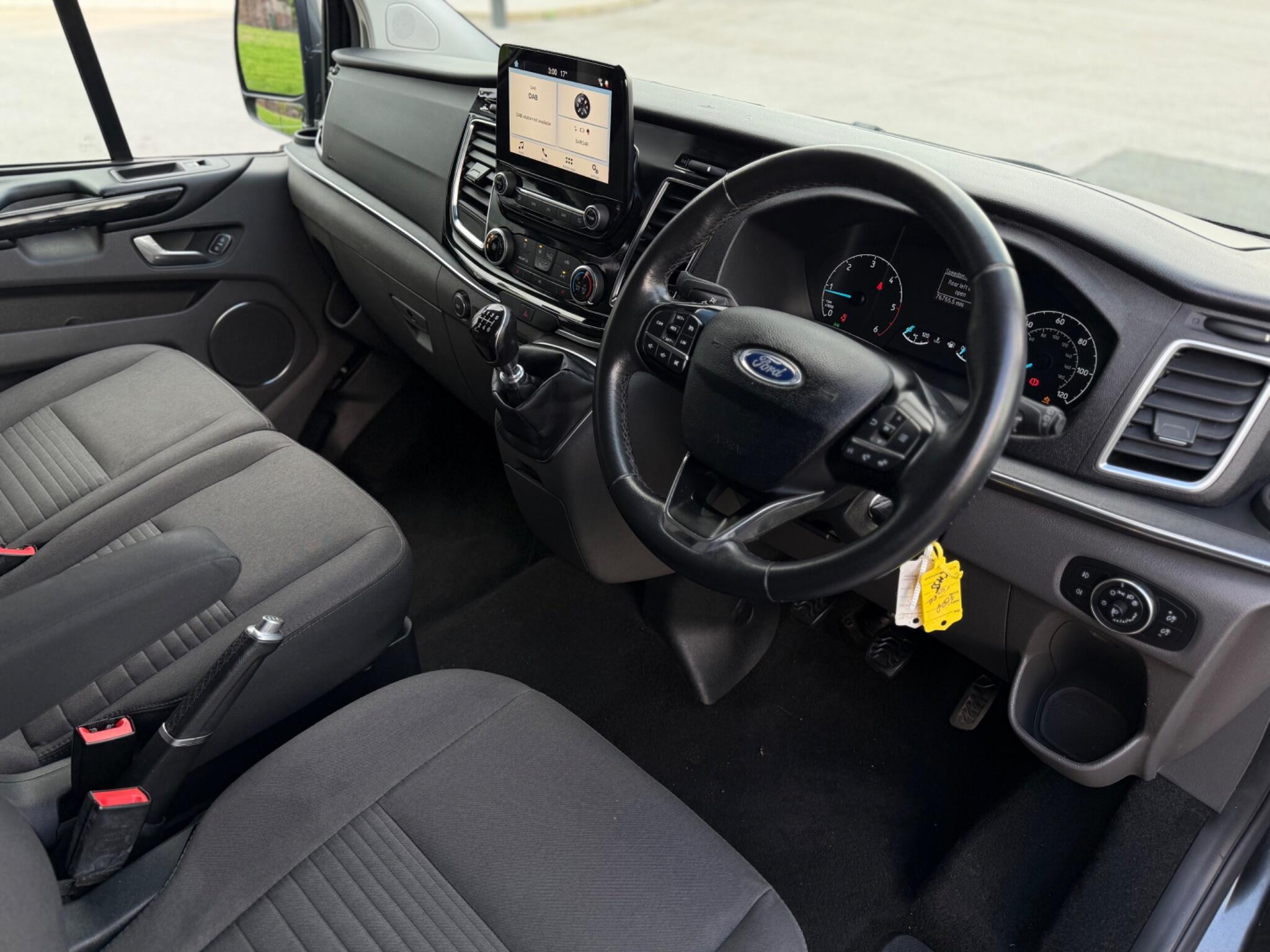 Ford Tourneo Custom view 23
