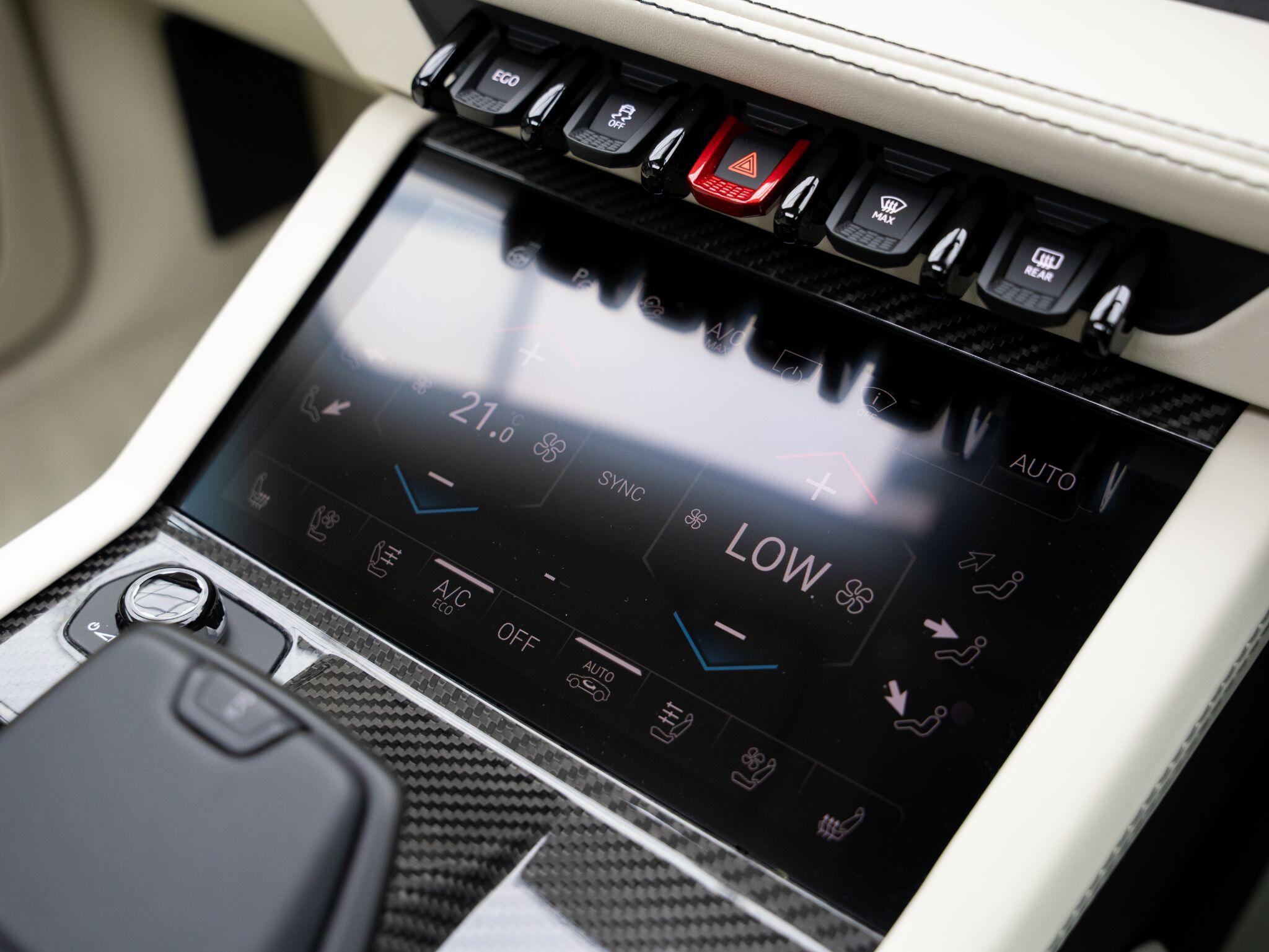 Lamborghini Urus view 14