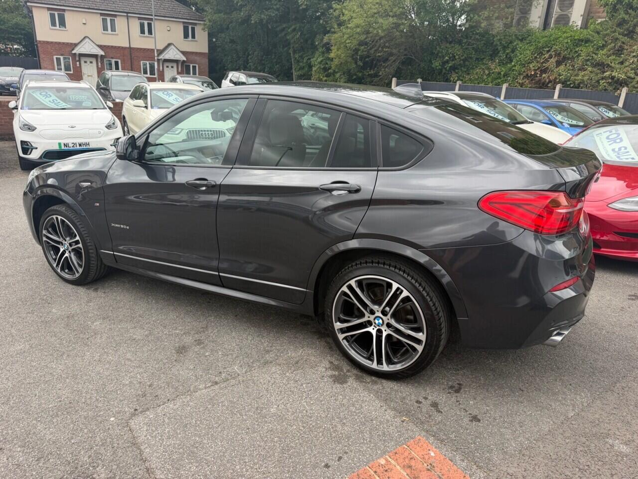 BMW X4 view 11