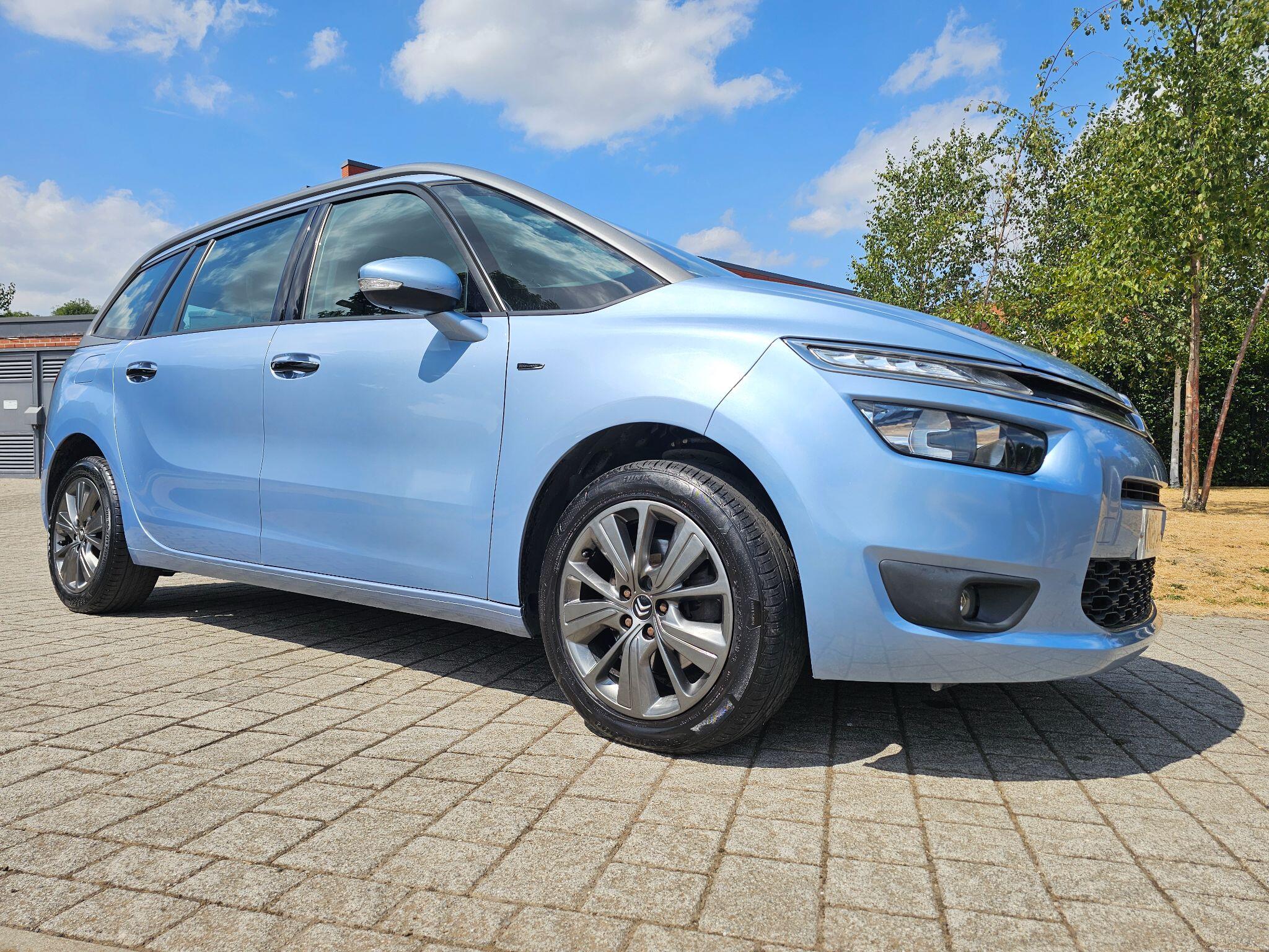 Citroen Grand C4 Picasso view 2