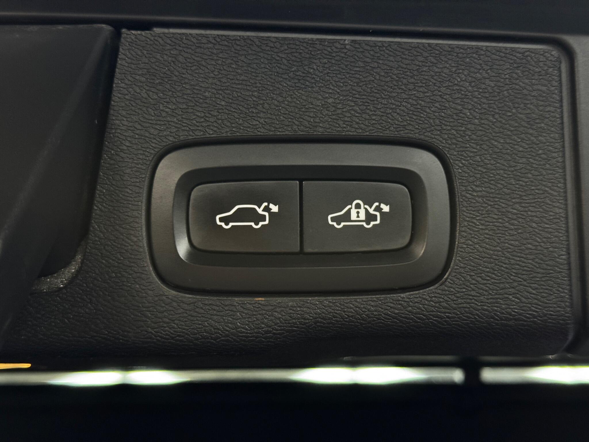 Volvo XC60 view 38