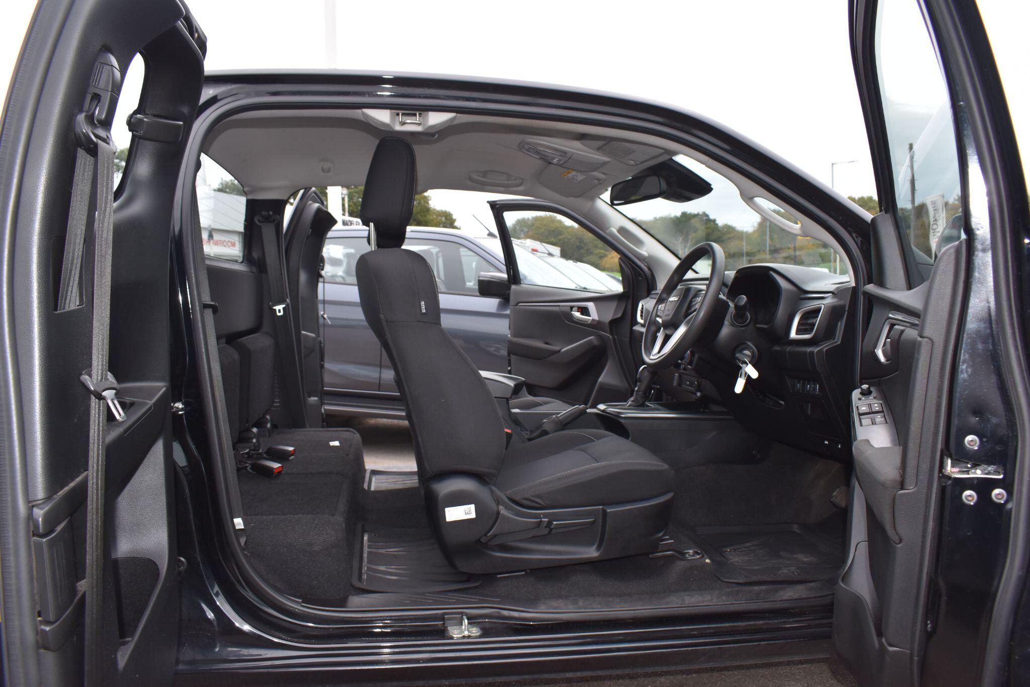 D-Max - 1.9 TD DL20 Auto 4WD Euro 6 (s/s) 2dr - Image 7