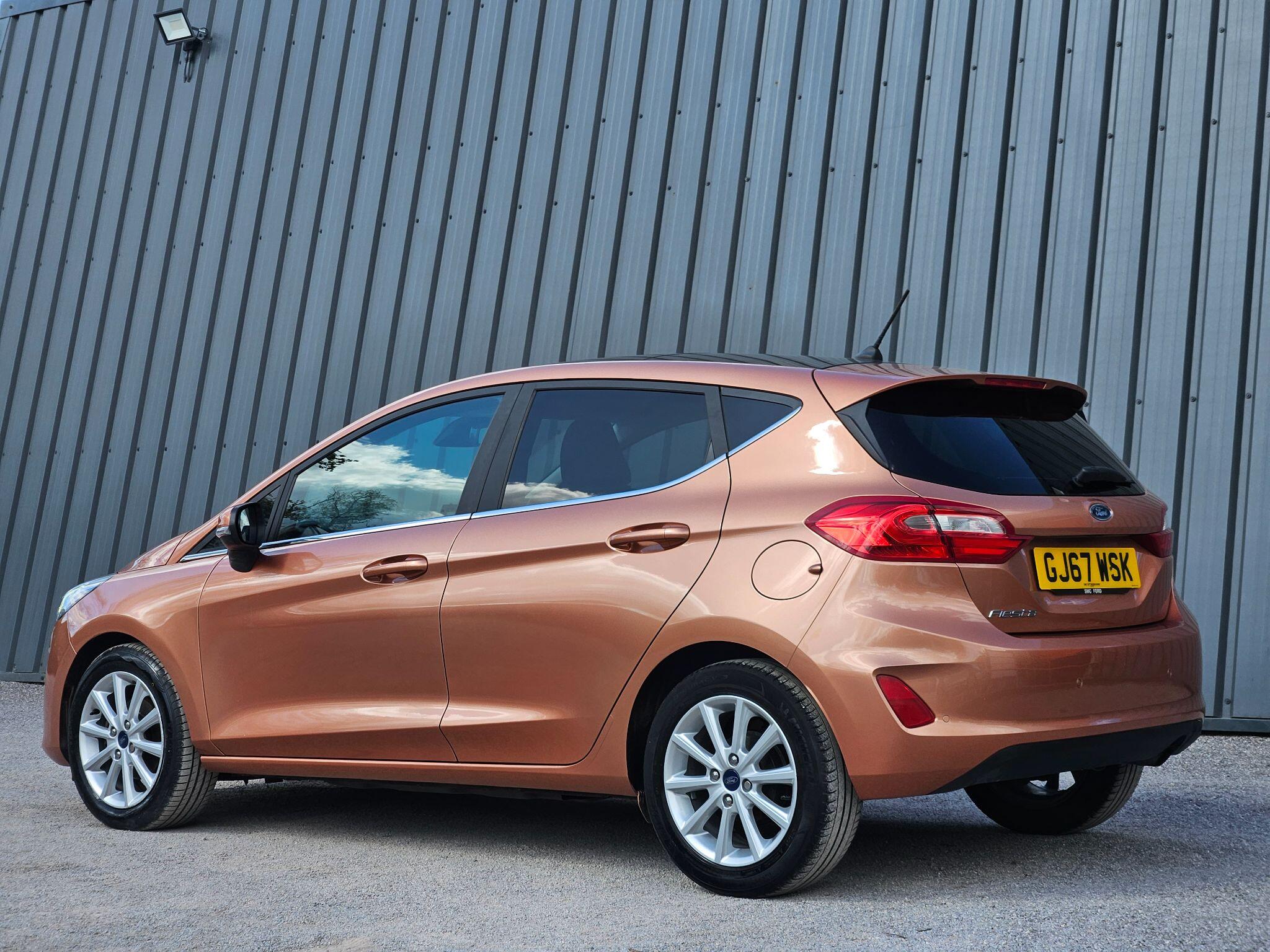 2017 Ford Fiesta image 9