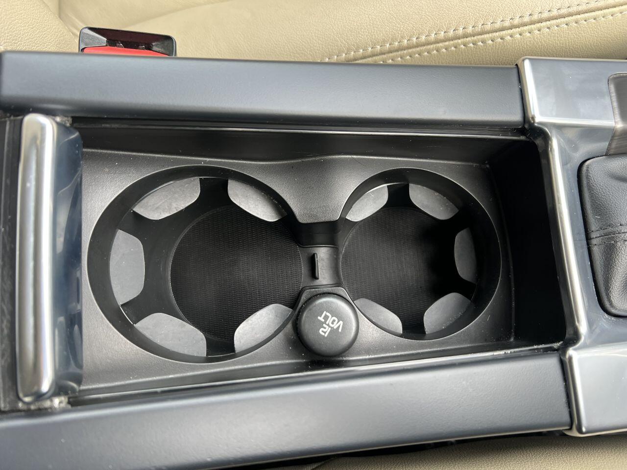Volvo XC60 view 32