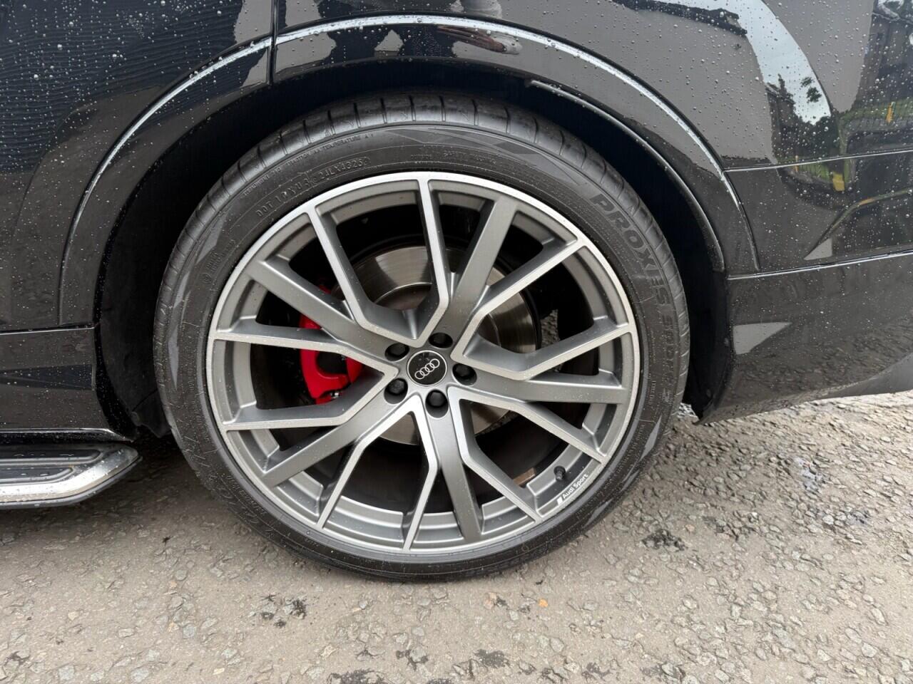 Audi SQ7 view 42