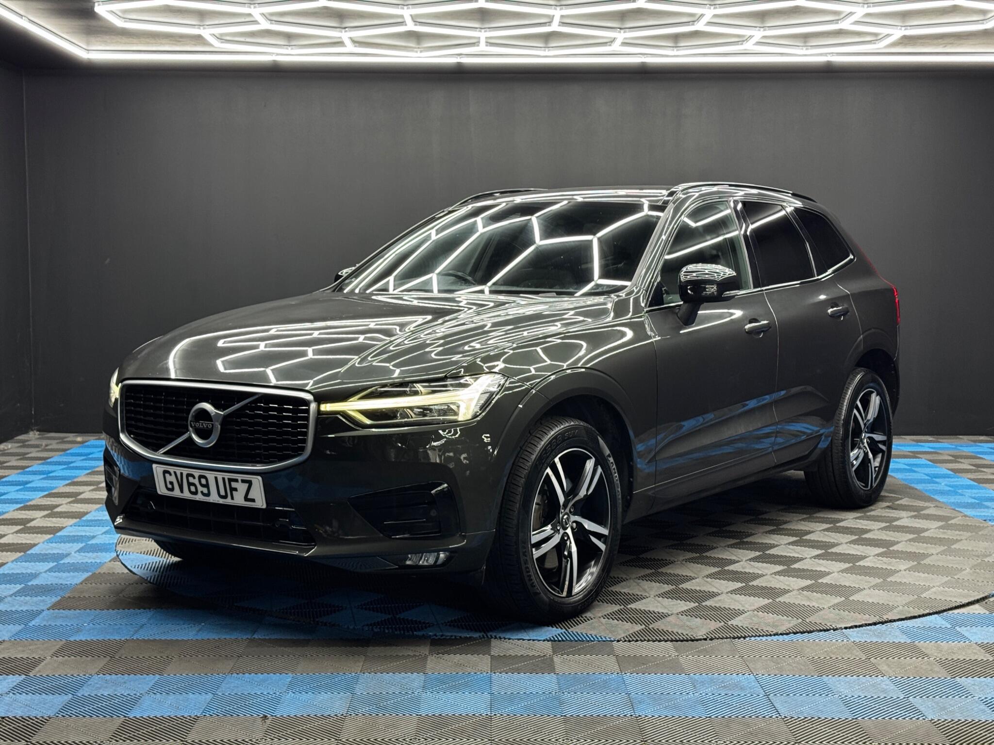 Volvo XC60 view 3