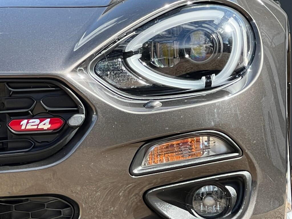 Fiat 124 Spider view 7