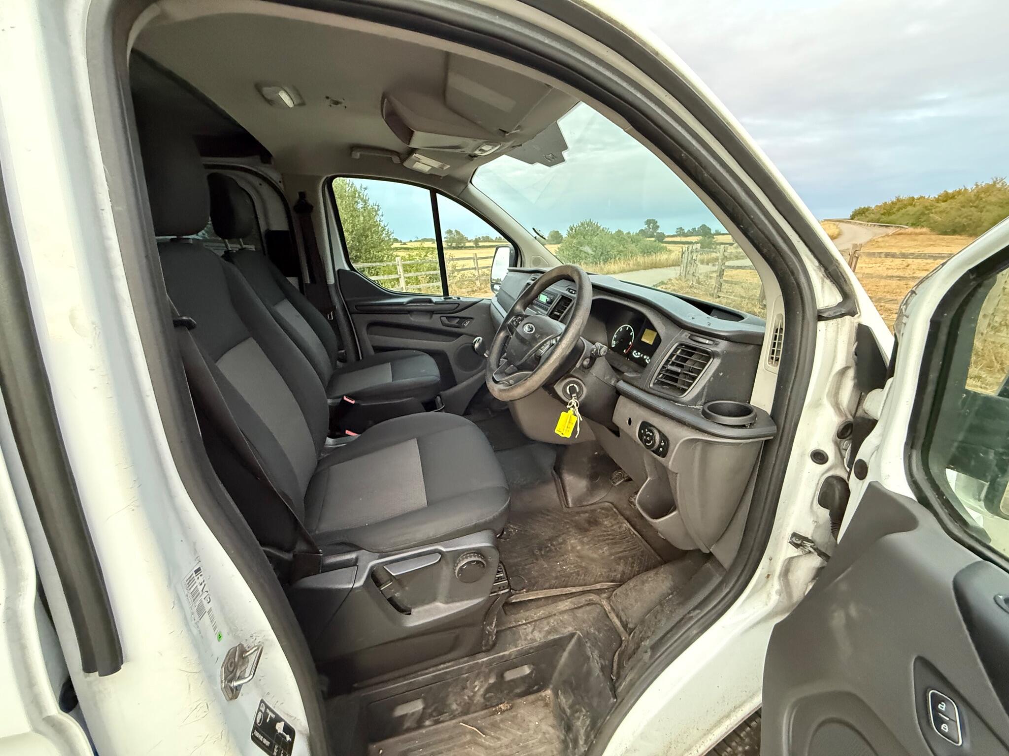 Ford Transit Custom 2.0 320 EcoBlue L1 H1 Euro 6 5dr — photo 26 of 82