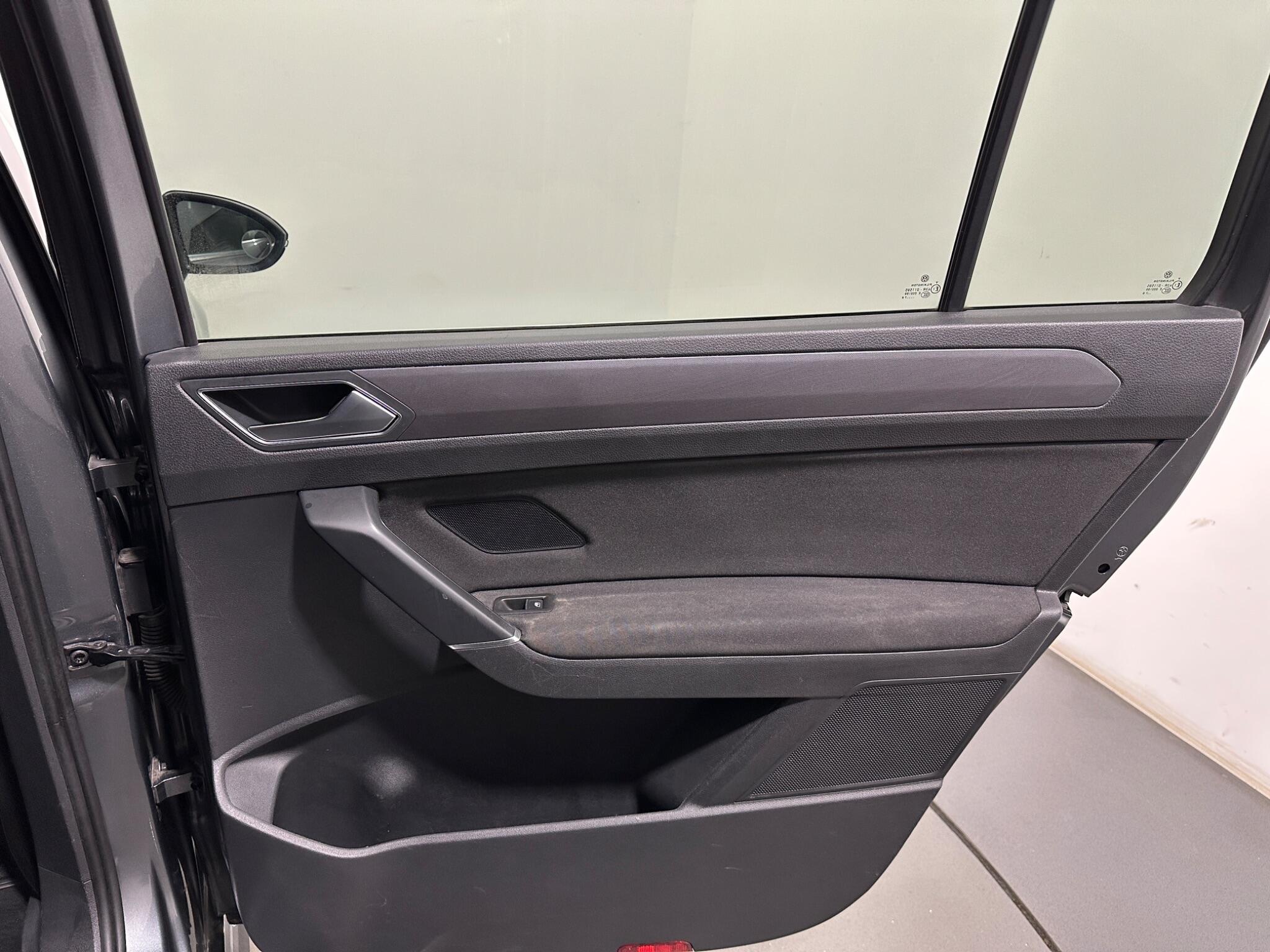Volkswagen Touran view 43