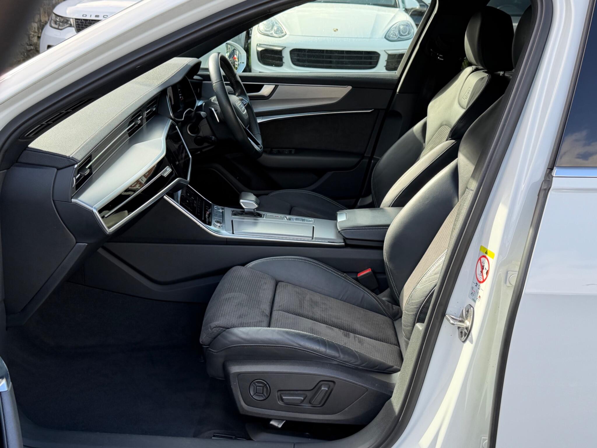 Audi A6 view 14