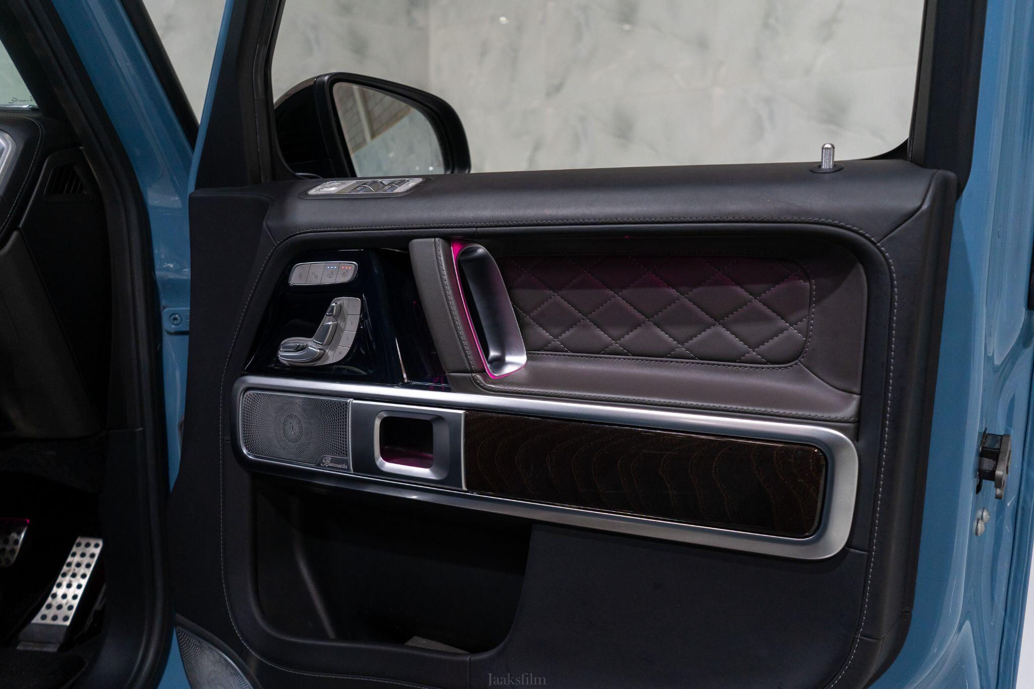Mercedes-Benz G-Class view 28