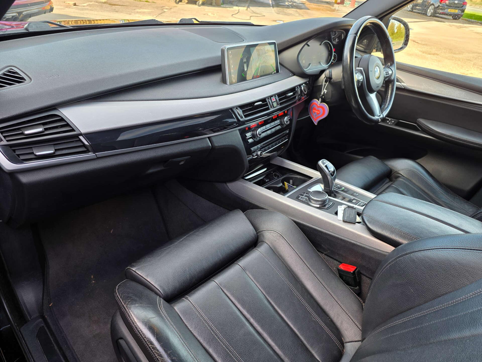 BMW X5 view 21
