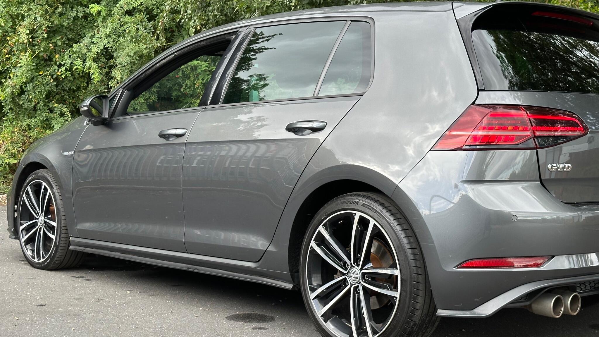 Volkswagen Golf view 8