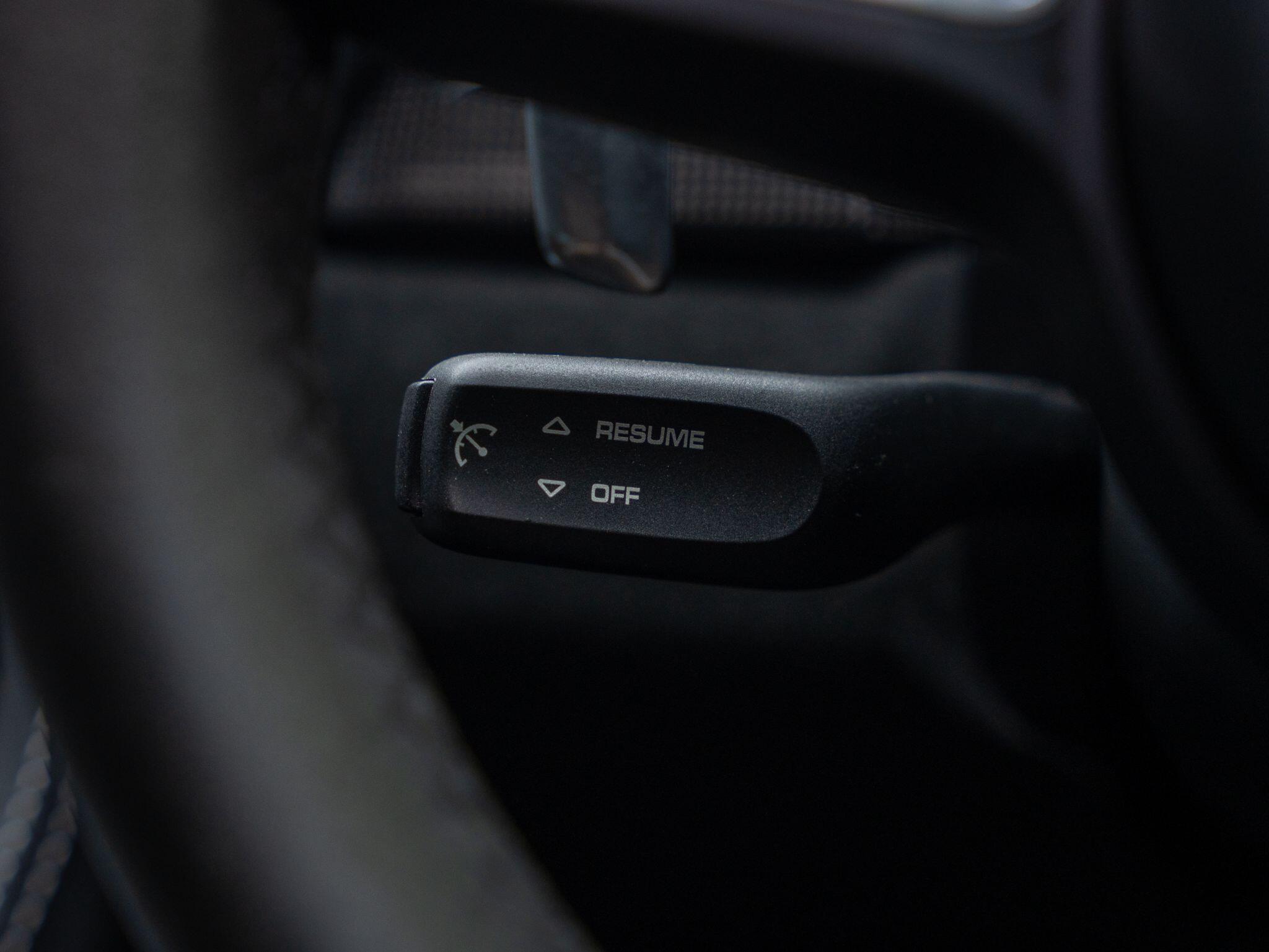 Porsche Cayman view 16