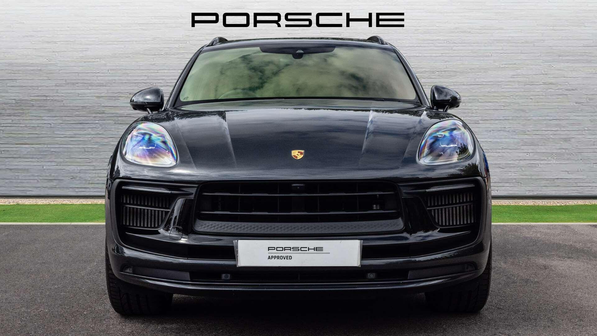 Porsche Macan view 8