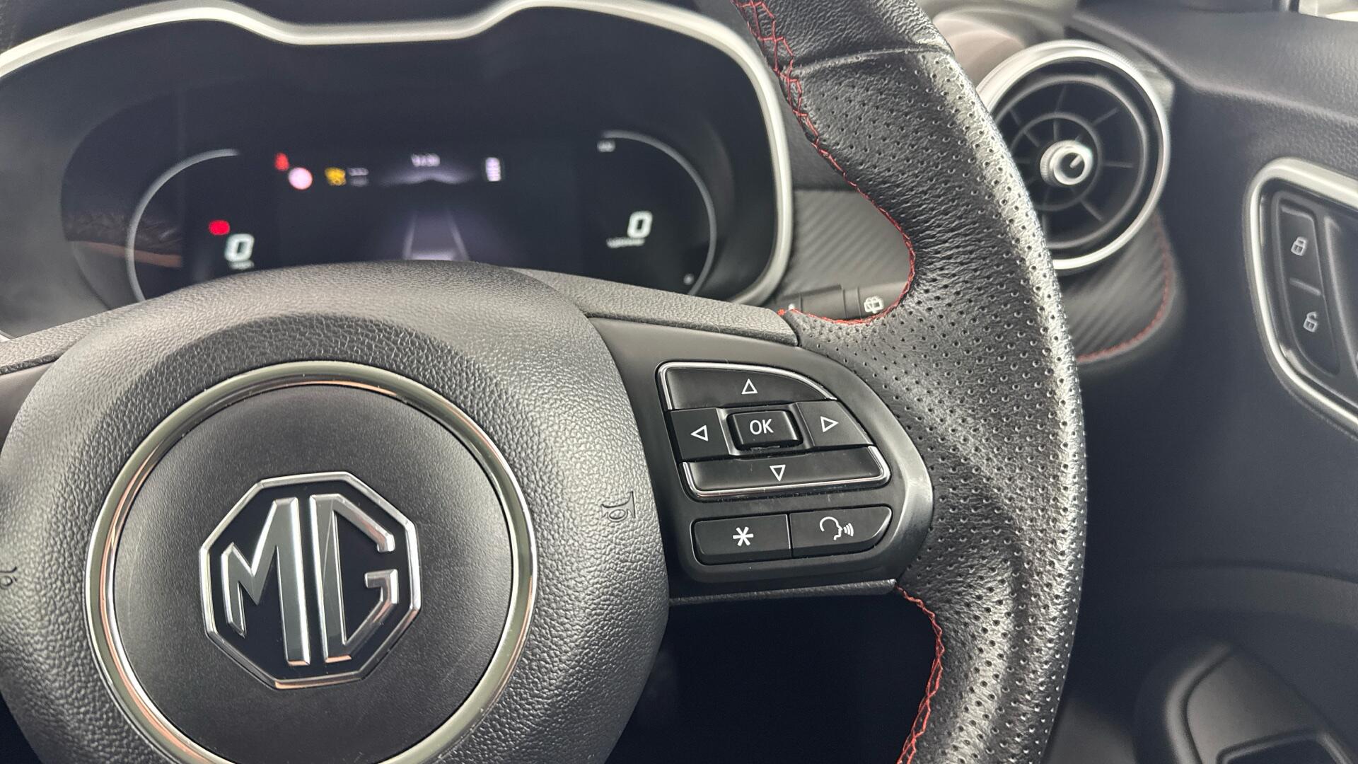 MG ZS view 38