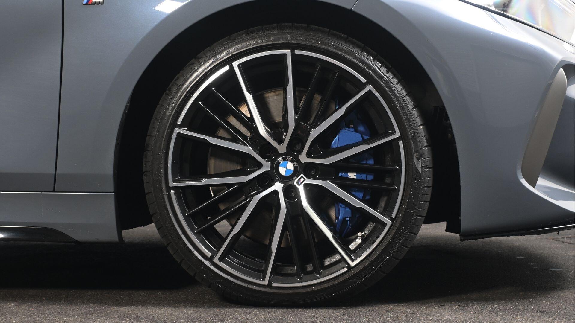 BMW 1 Series view 14