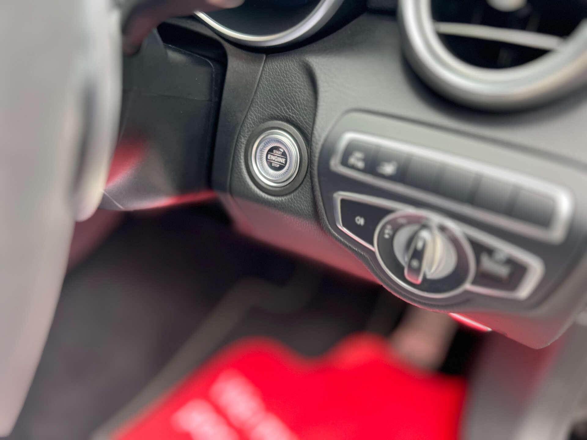 Mercedes-Benz C Class view 27