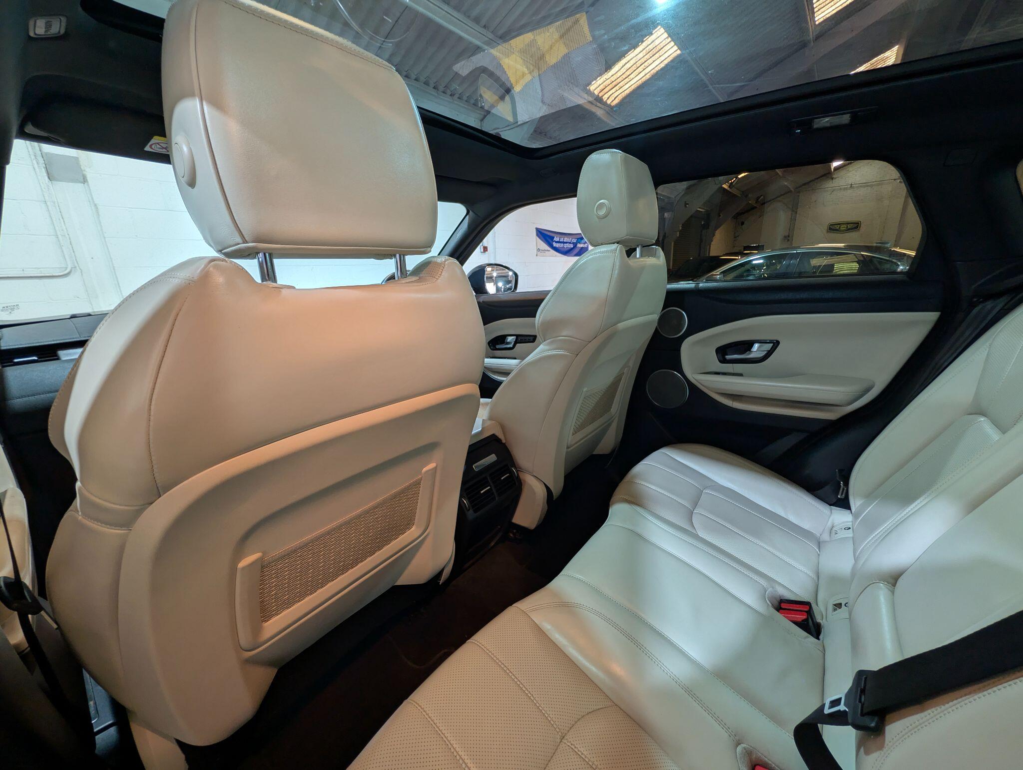 Land Rover Range Rover Evoque view 29