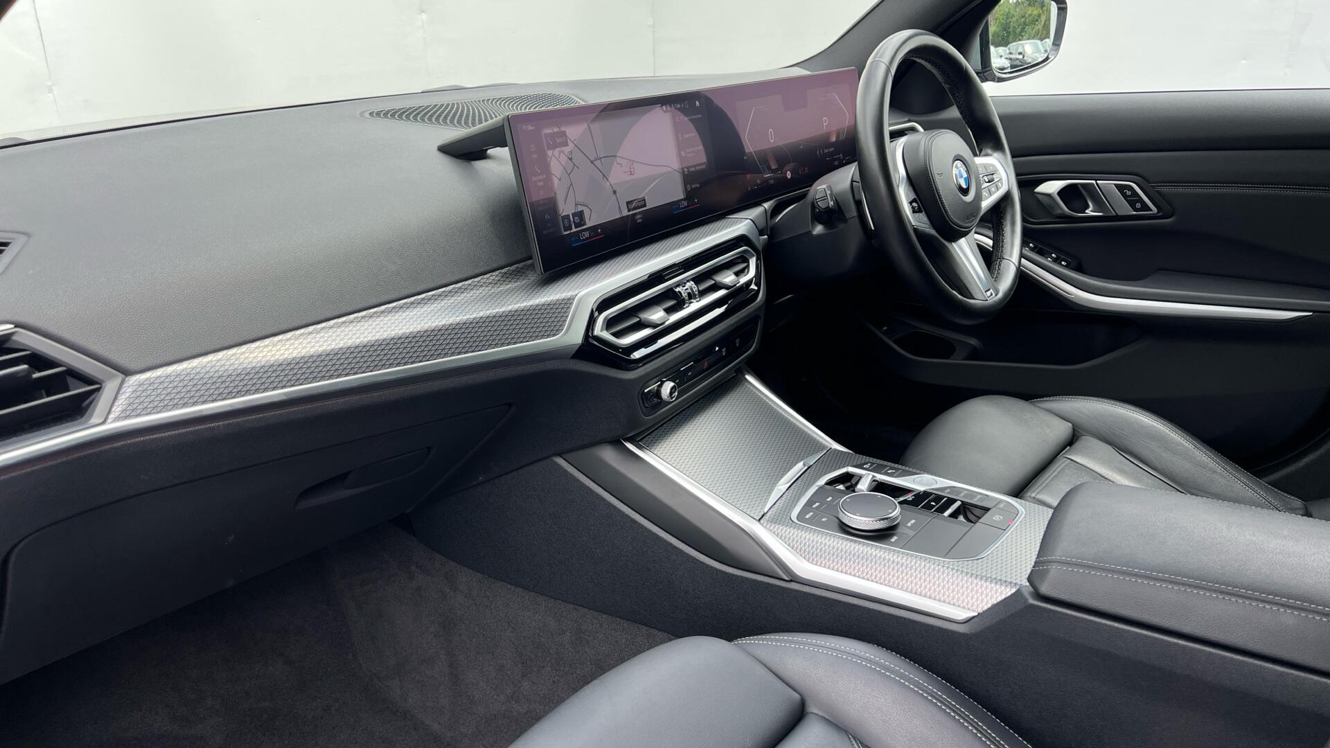 BMW 3 Series view 7
