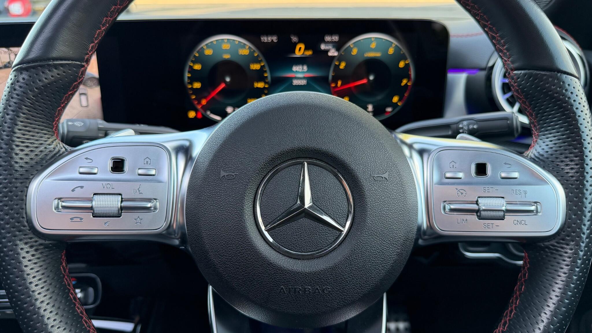 Mercedes-Benz Cla view 28
